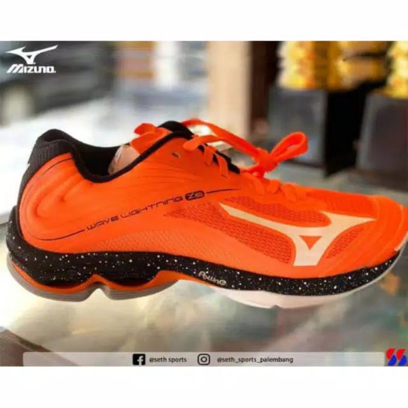 orange and black mizuno volleyball shoes