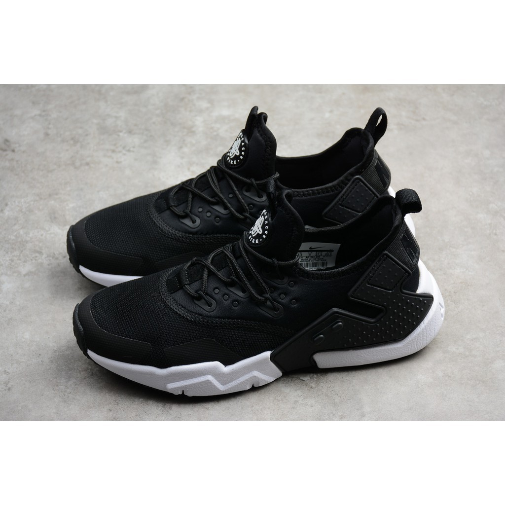 black nike huarache size 6