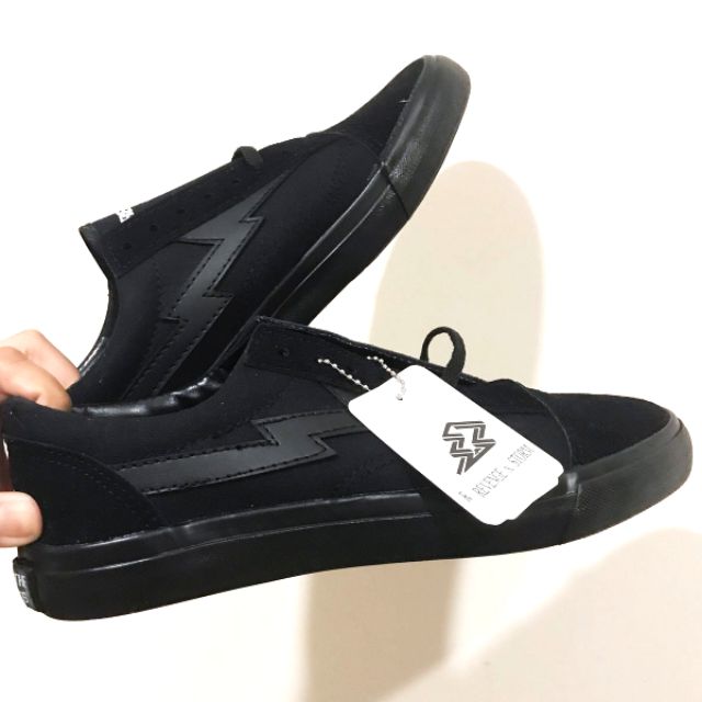 black revenge vans