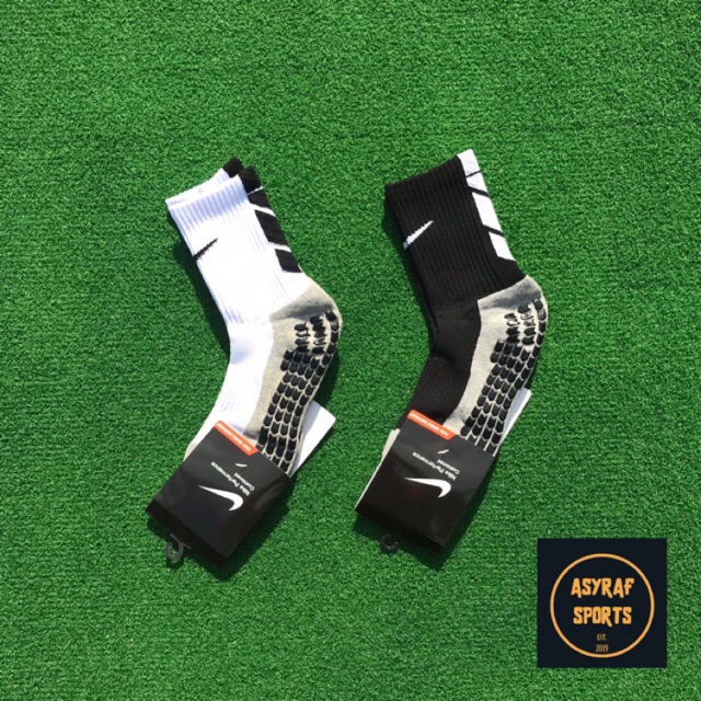 nike anti slip socks