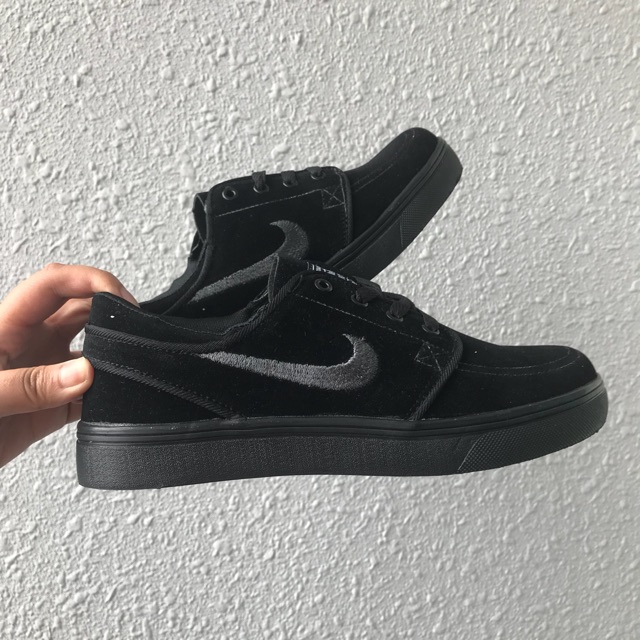 all black nike sb janoski