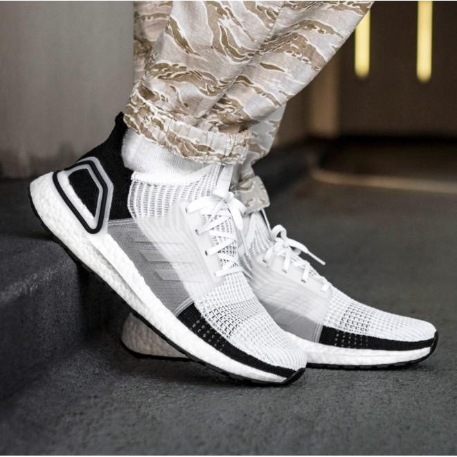 ultra boost ftwr white