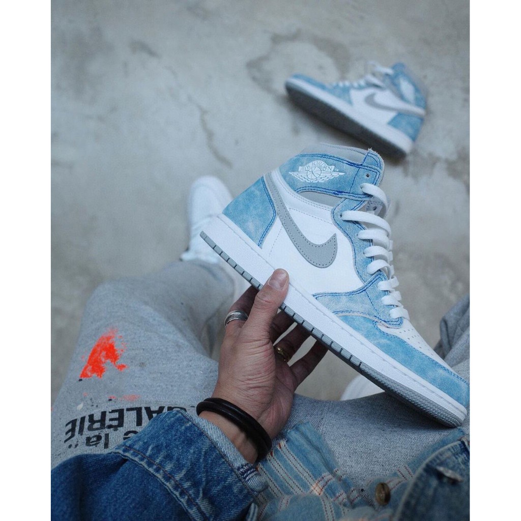 Nike Air Jordan 1 Retro High Og Hyper Royal Classic Retro Men S And Women S All Match Cultural Sneakers 5550 402 Shopee Malaysia