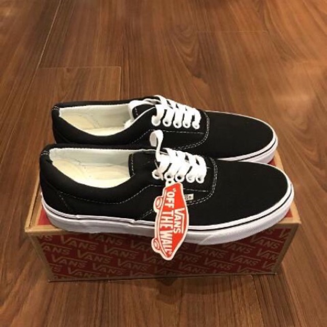 vans era classic black white