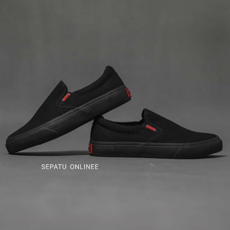 warrior slip on
