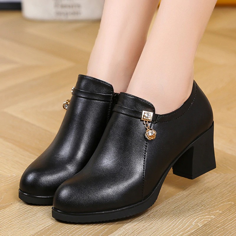 medium heel ankle boots