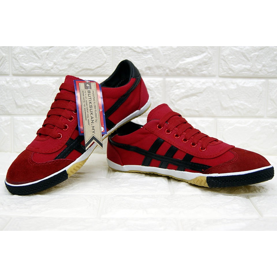 leo futsal shoes