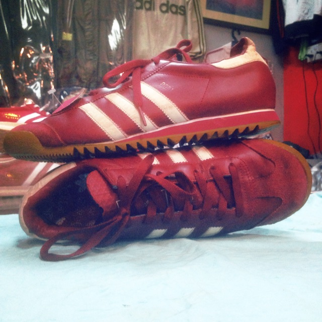 adidas rom red