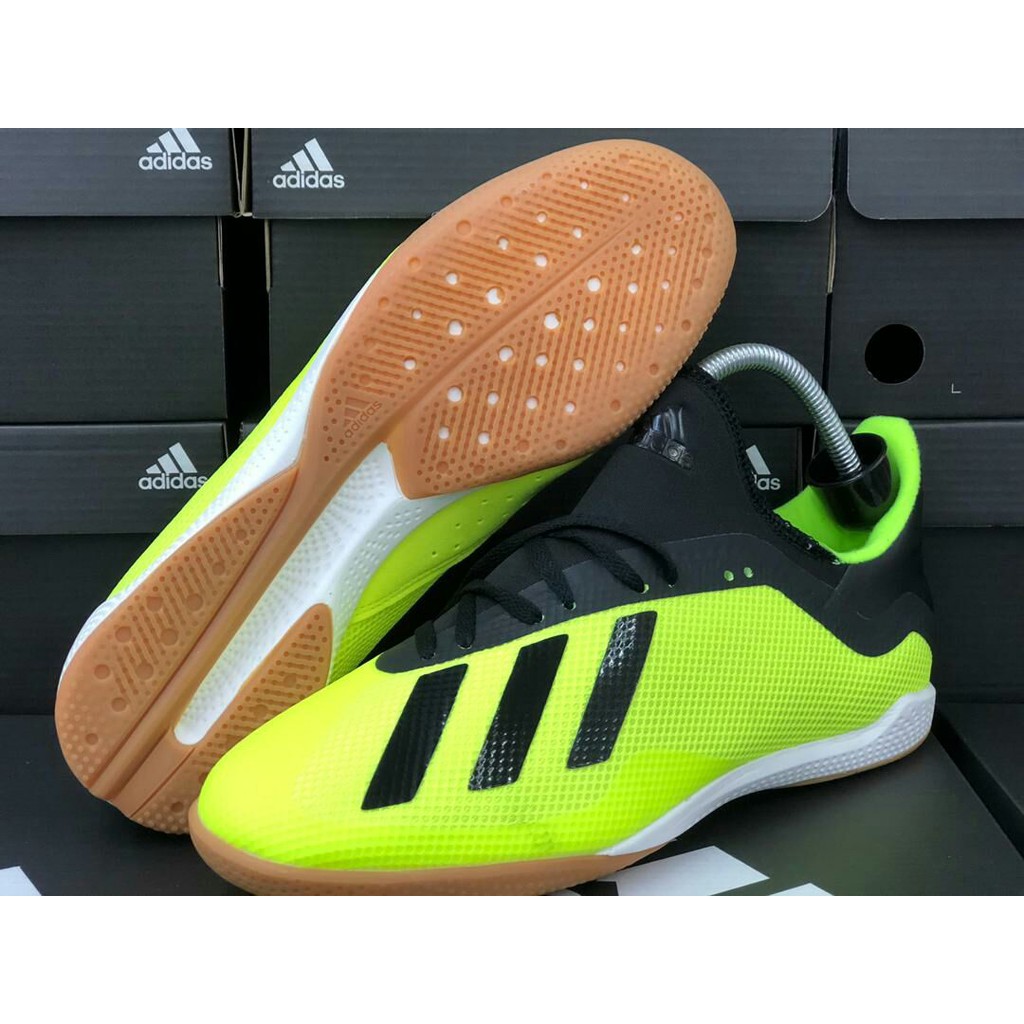 adidas tango x18