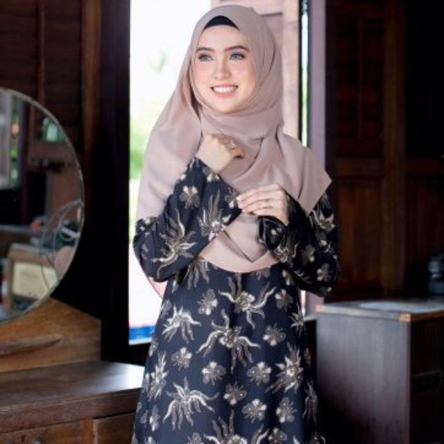 Baju Kurung Suri Loose Plus Size 2019 New Design BLACK Baju Kurung Suri Loose Plus Size 2019 New Design BLACK