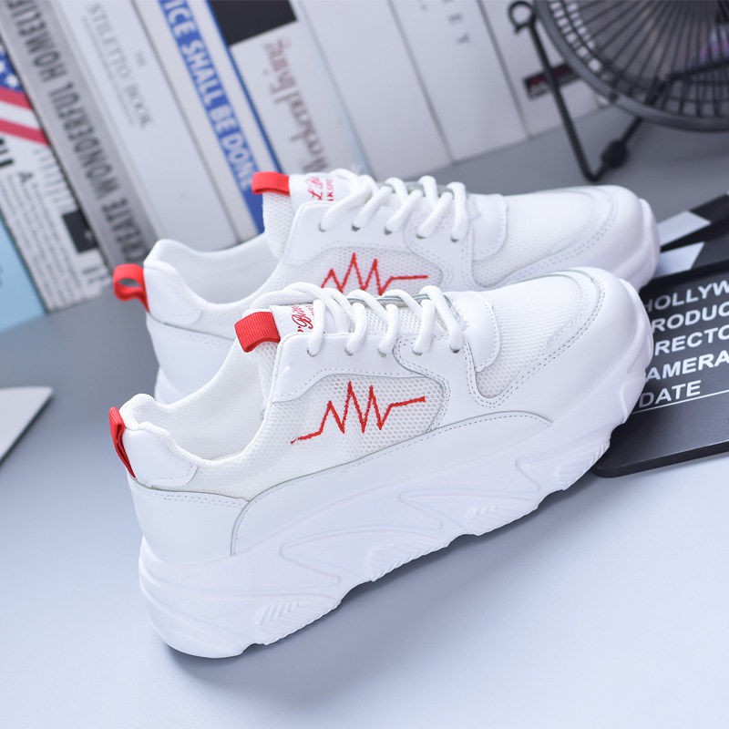 sneaker pumps