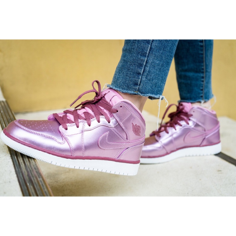 rose pink jordan 1