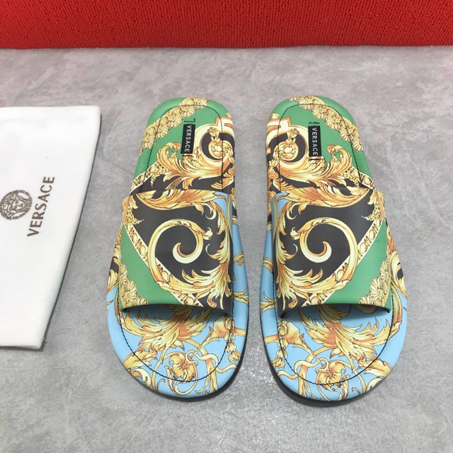 versace barocco print slippers