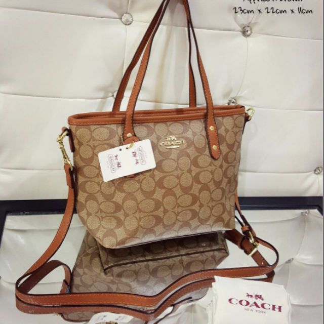 coach medium tote