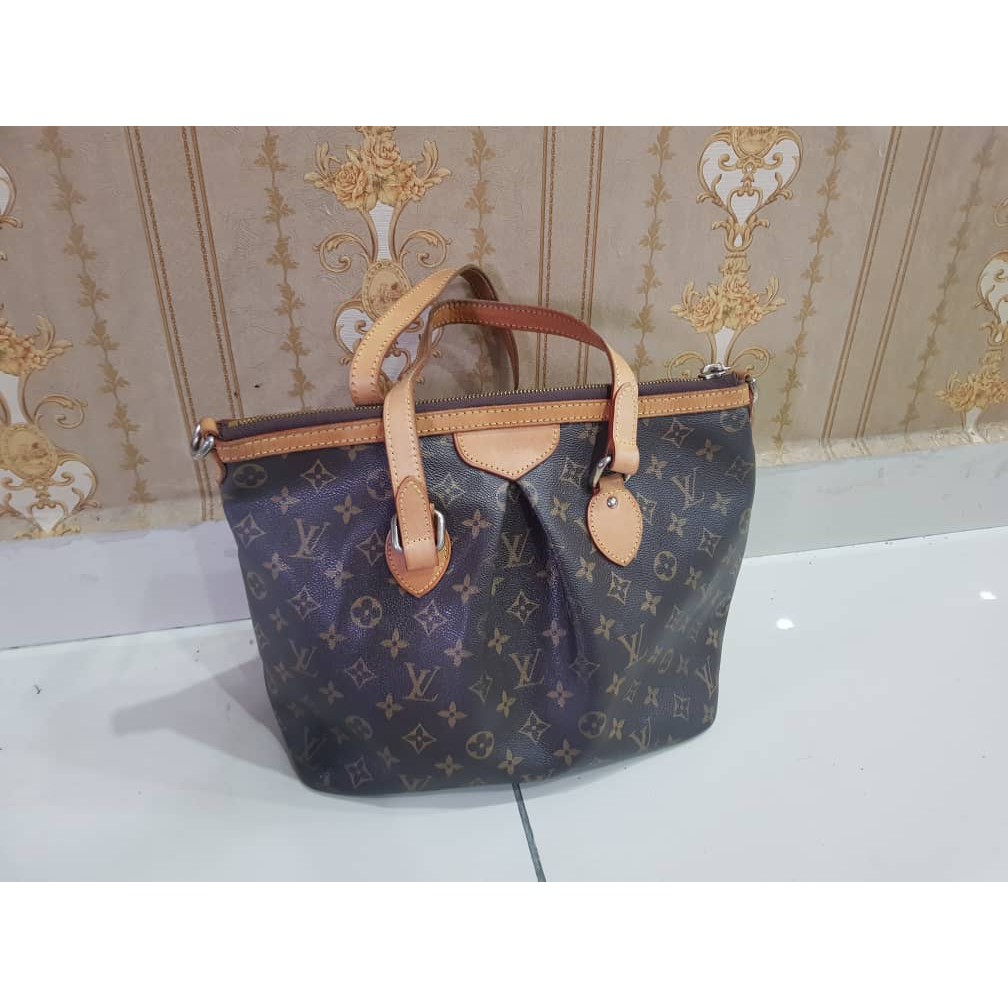 🔊🔊SALES🔊🔊Preloved Handbag Louis Vuitton Palermo