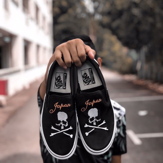 vans slip on mastermind