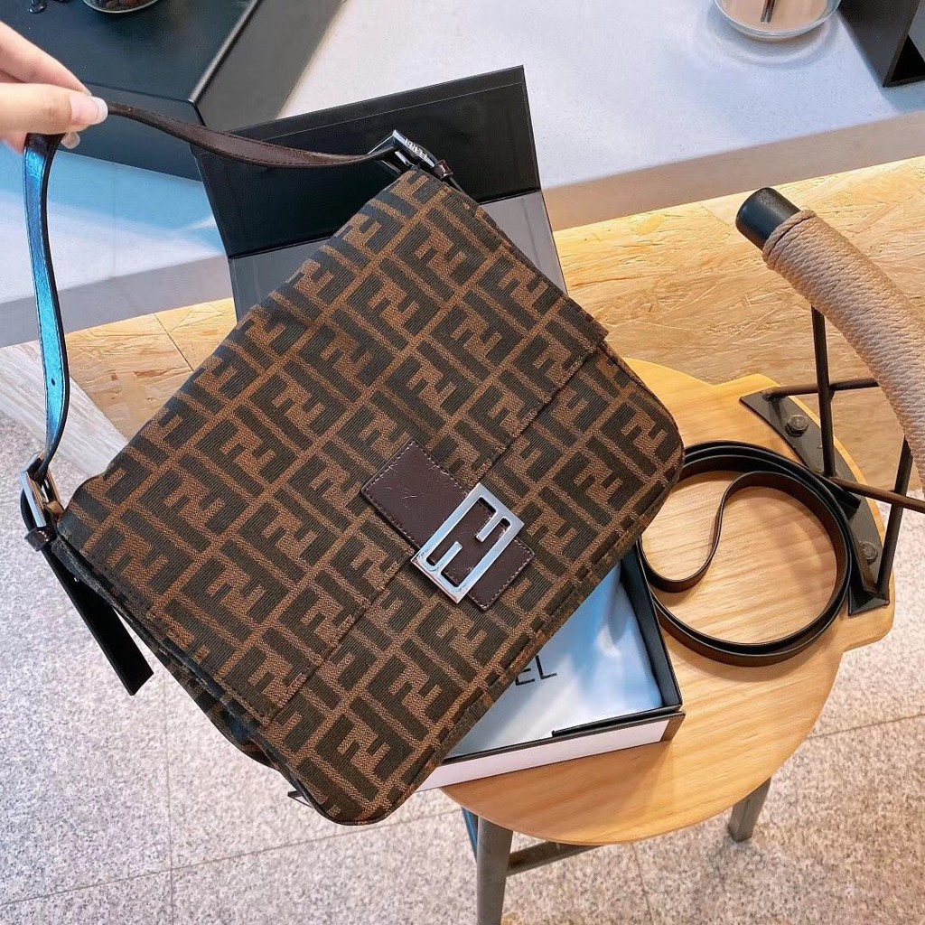 fendi baguette sizes