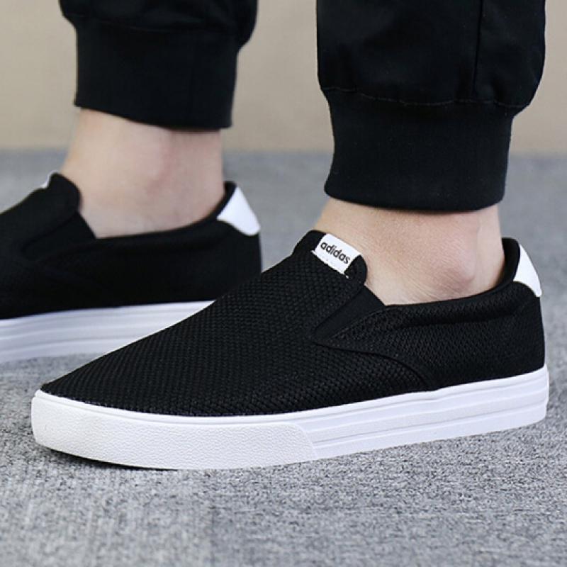 Adidas men's shoes Neo sports shoes one foot wearing lazy Adidas men's shoes Neo sports shoes one foot wearing lazy