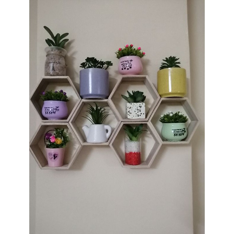 Hexagon Wall Shelf Rack /Creative Wall rack Hexagonal Storage Organizer