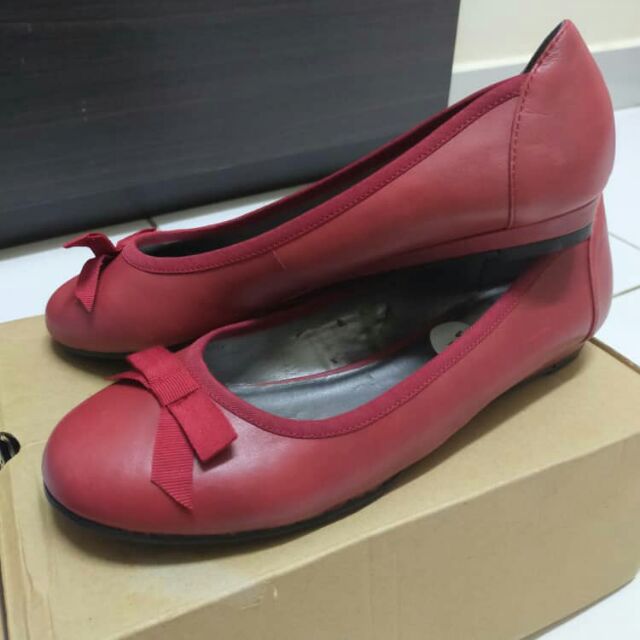 clarks wide flats