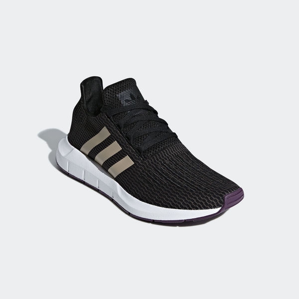 black and gold swift run adidas