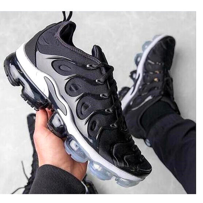 tn vapormax all black