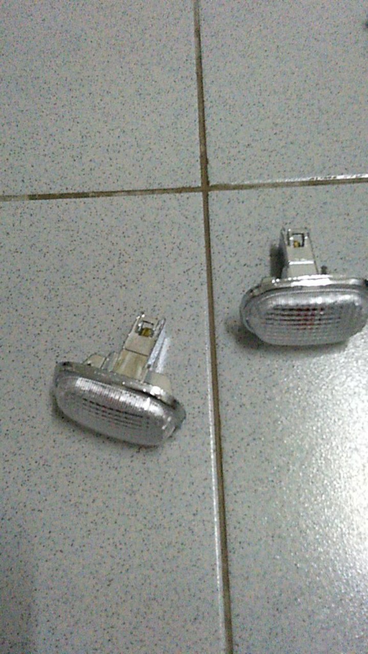 Perodua Kancil Fender Signal Lamp White or Orange Colour 