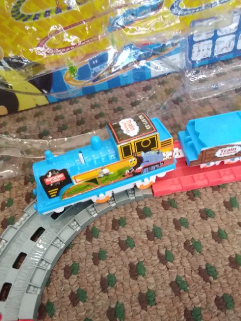 thomas the train track toy