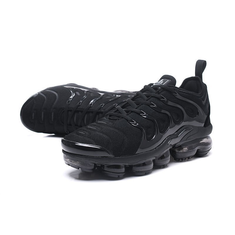tn vapormax triple black