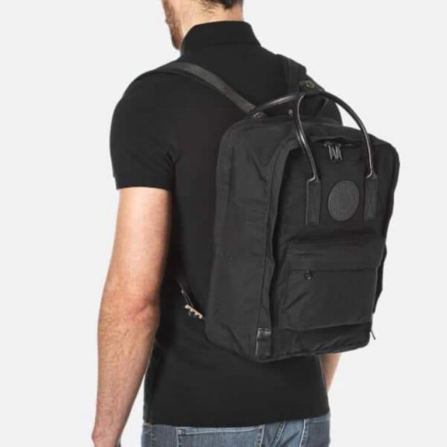 all black fjallraven backpack