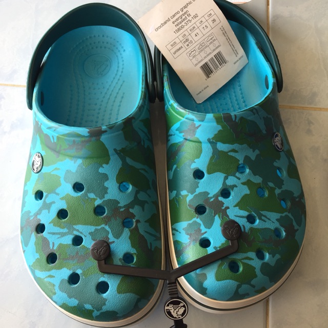 evergreen crocs