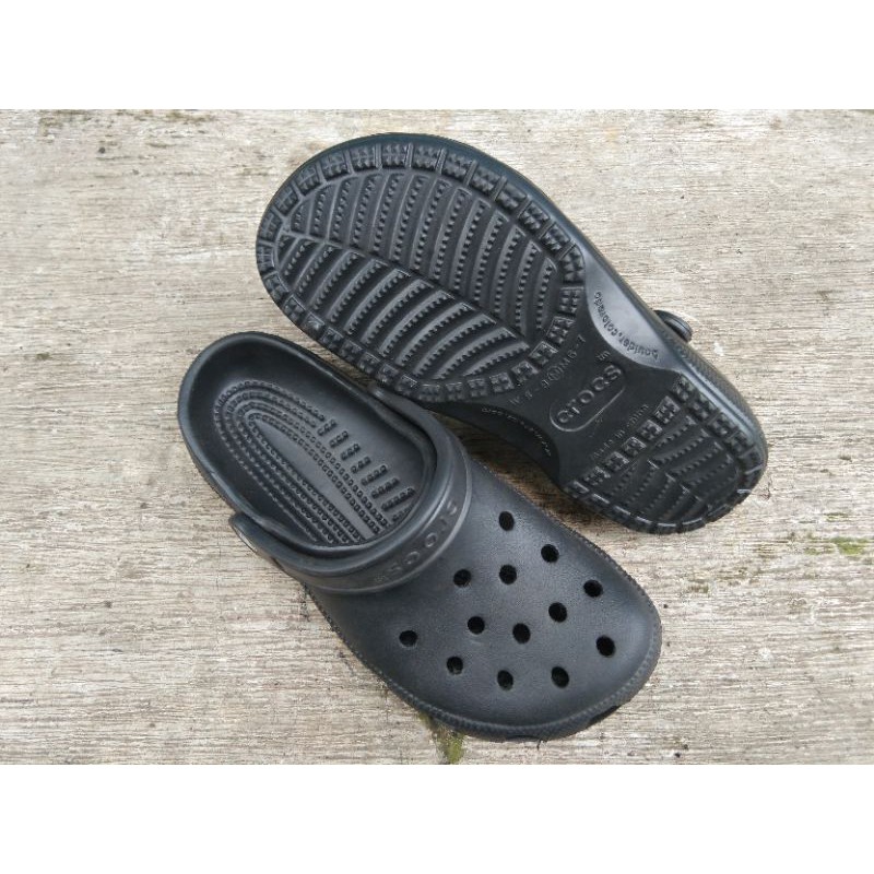 w8 crocs