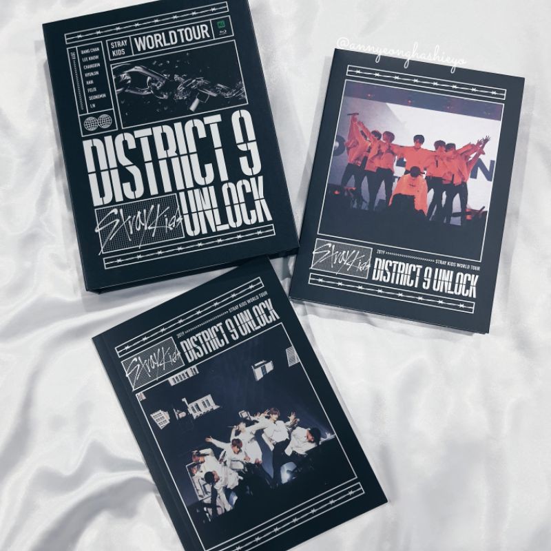 Buy Ready Stock Stray Kids World Tour District 9 Unlock Blu Ray Seetracker Malaysia