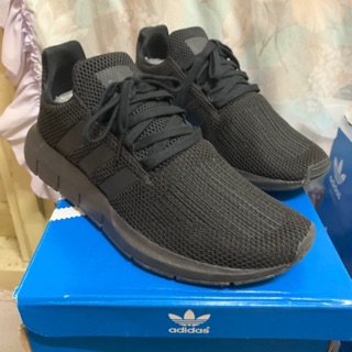adidas swift run triple black