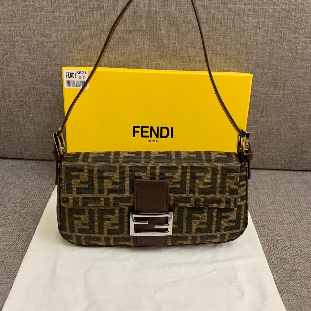 fendi baguette shoulder bag