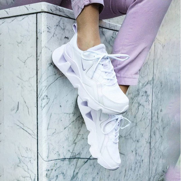 nike ryz 365 white and lilac