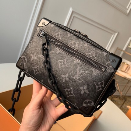 lv monogram soft trunk