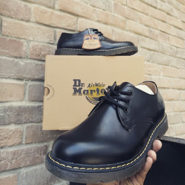 dr martens boots low cut