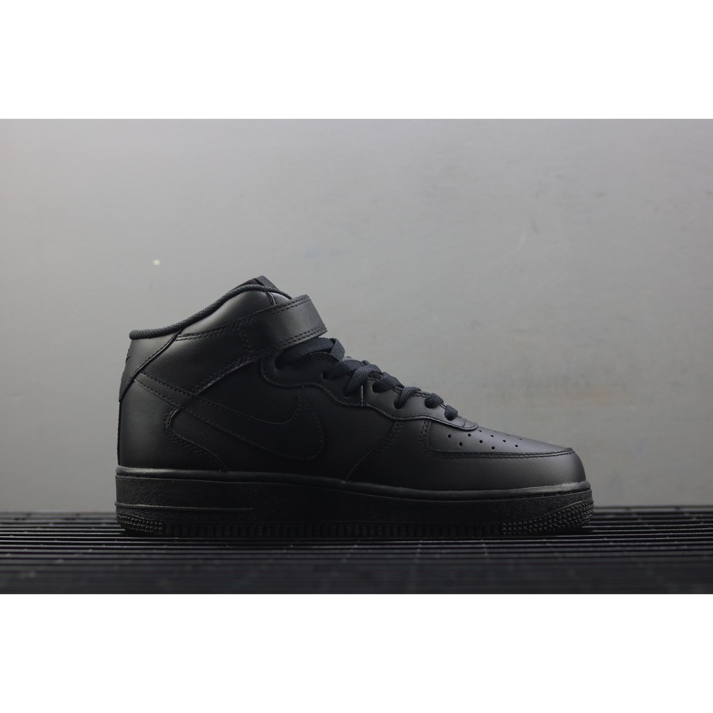 air force 1 triple black mid