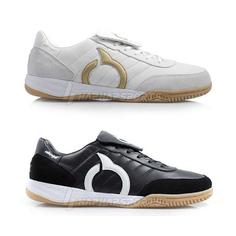 leather futsal shoes