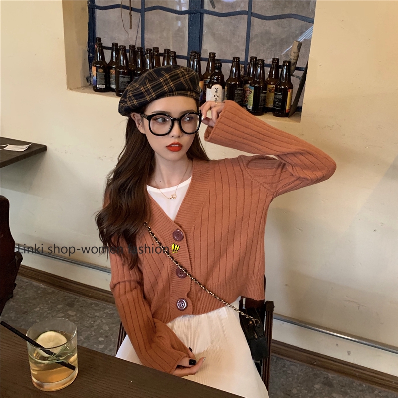 big button short cardigan