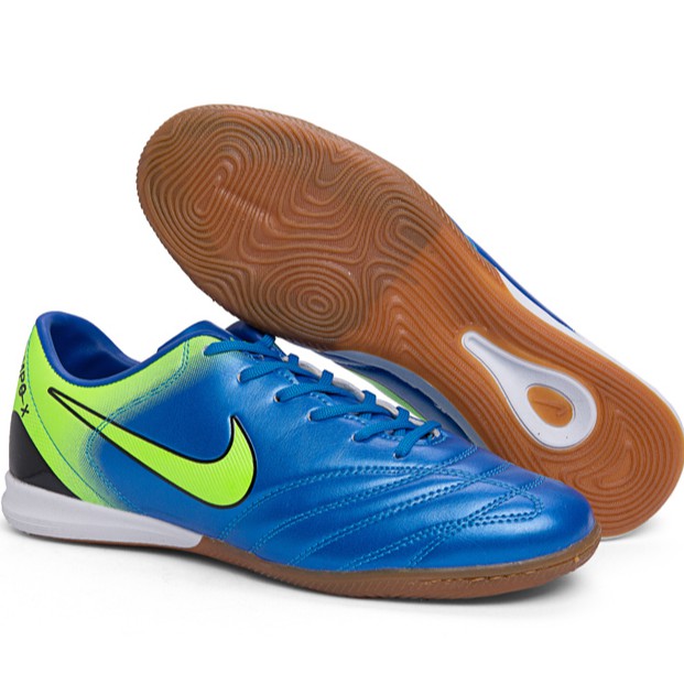 turf futsal shoes