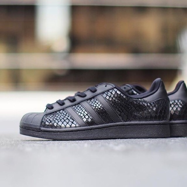 adidas superstar black reptile