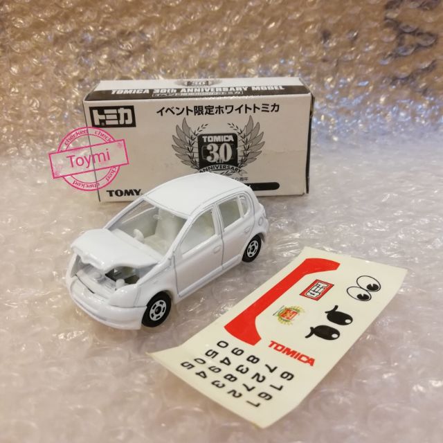 tomica toyota vitz
