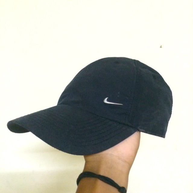 nike side swoosh cap