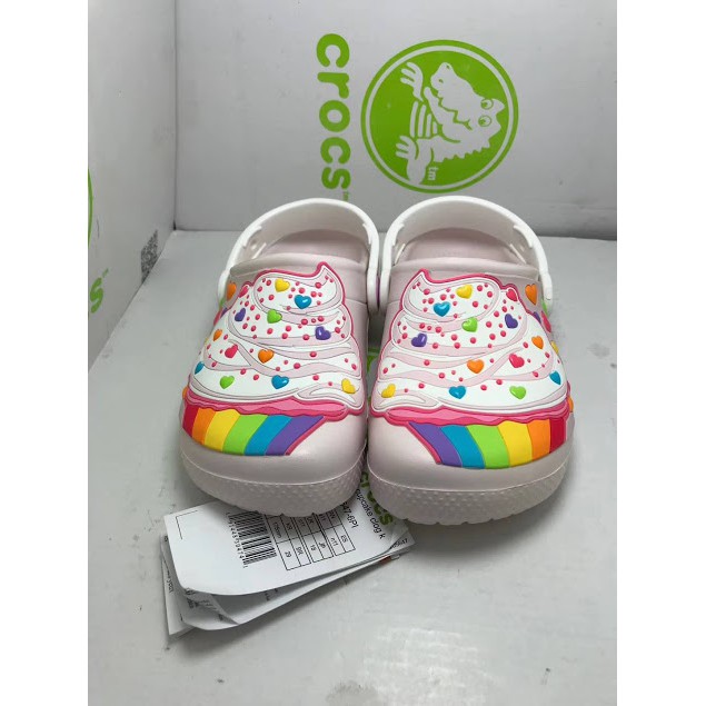 crocs cupcake