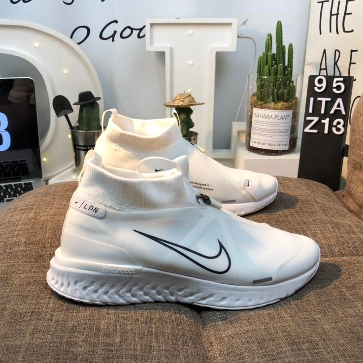 nike zipper shoes