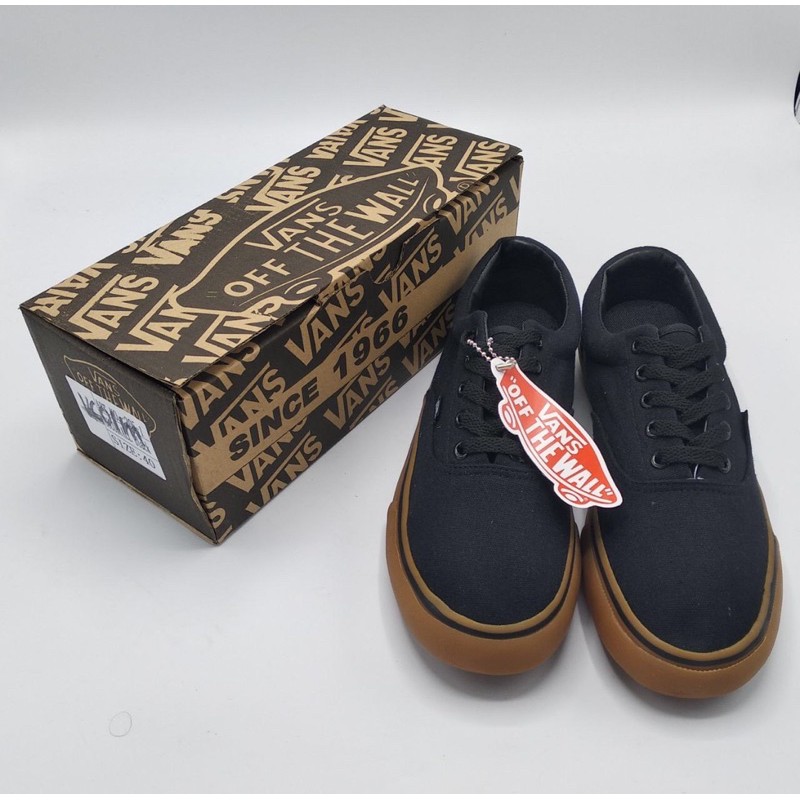 vans era gumsole