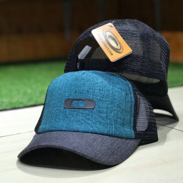 oakley trucker hat