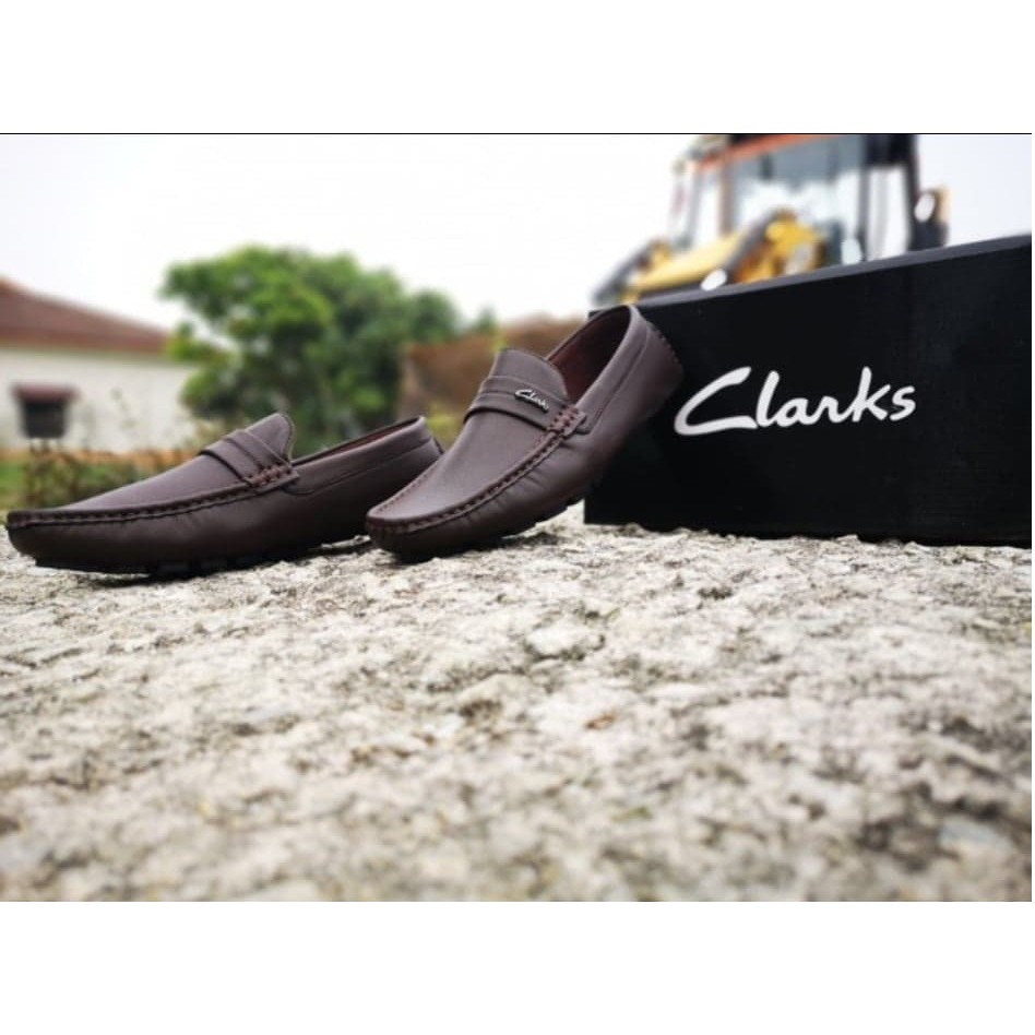 clarks free shipping